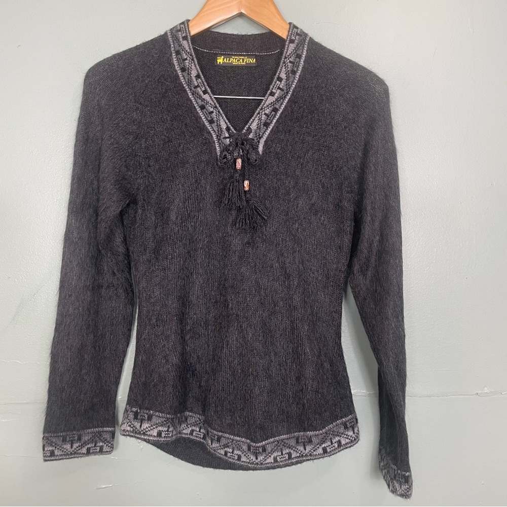 Tejido Parillo Alpaca Fina Sweater Missing Size Tag???? Gray V Neck